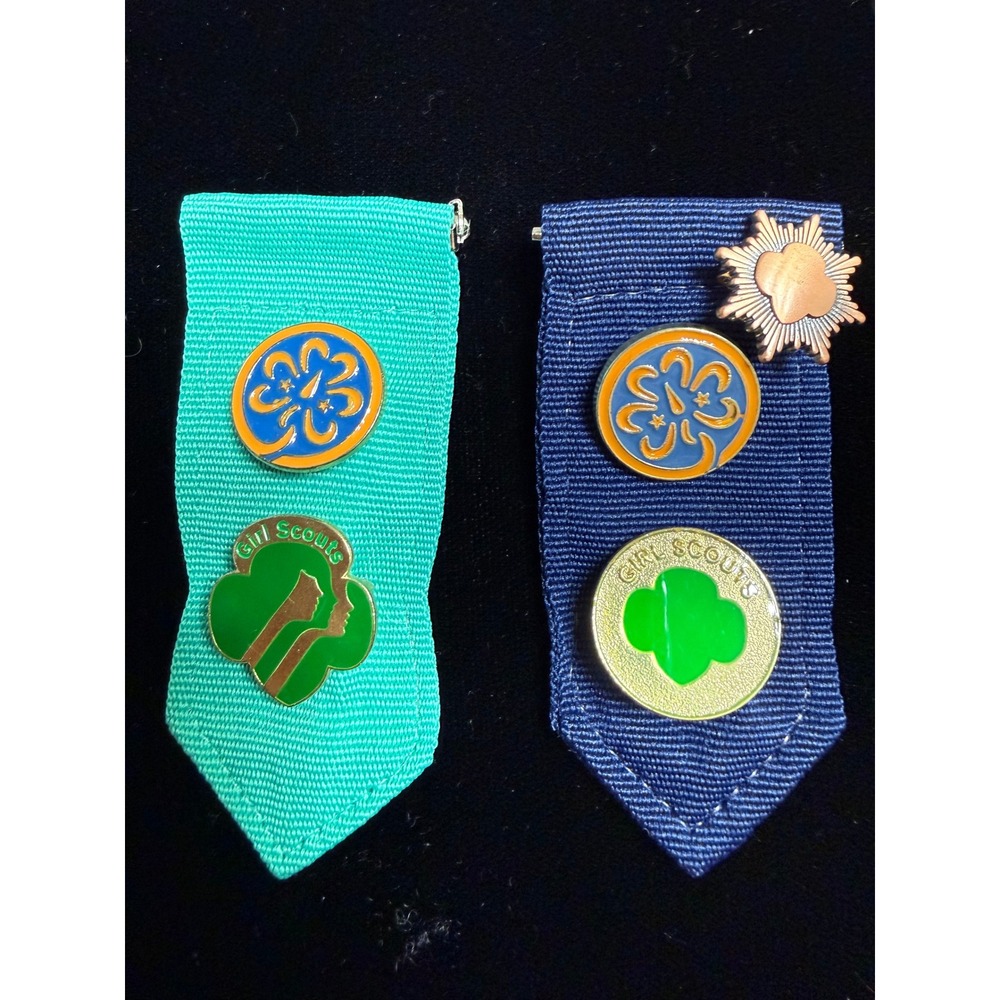 Vintage Girl Scouts USA Membership Pin Set Ribbon Tabs Teal Navy‎ Trefoil WAGGGS